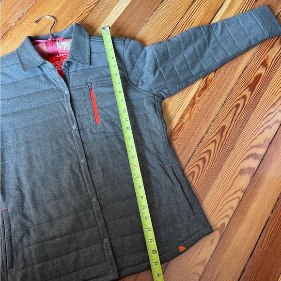 Eddie Bauer insulated button up - Picture 5 of 5